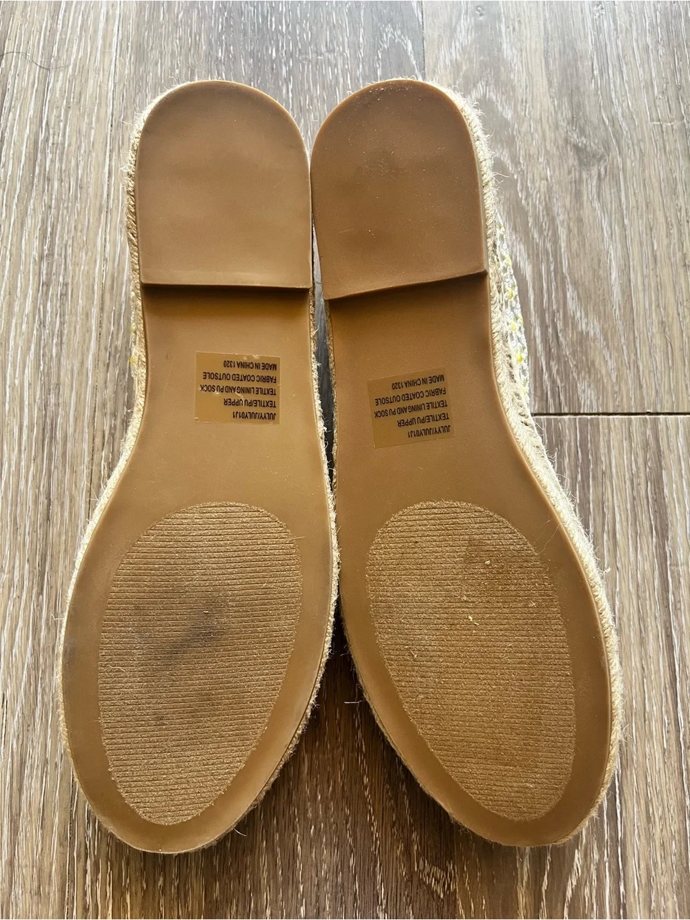 Madden Girl Daisy pattern espadrille mesh flat, size 9.5